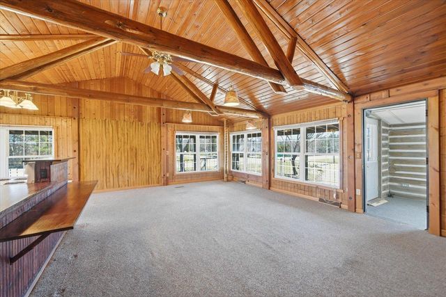 1955 state road 83, Hartford, WI 53027