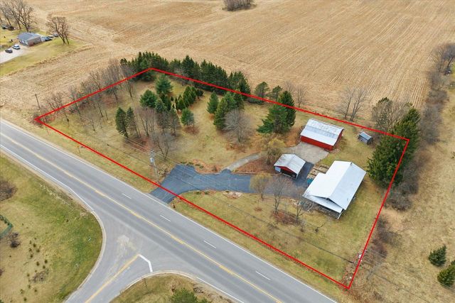 1955 state road 83, Hartford, WI 53027