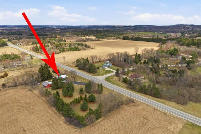 1955 state road 83, Hartford, WI 53027