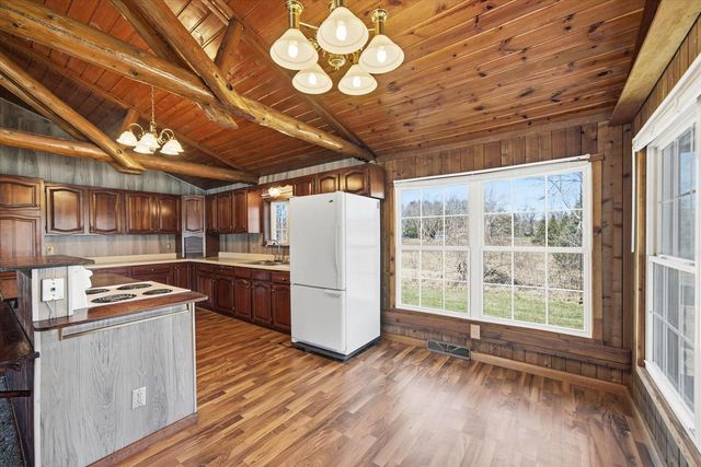 1955 state road 83, Hartford, WI 53027