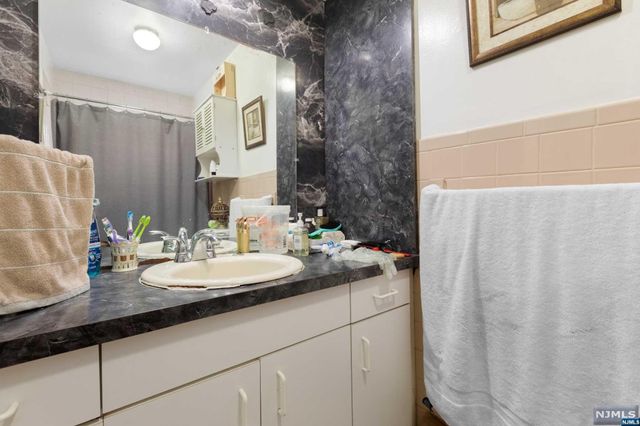 1012 New York Avenue, Union City, NJ 07087