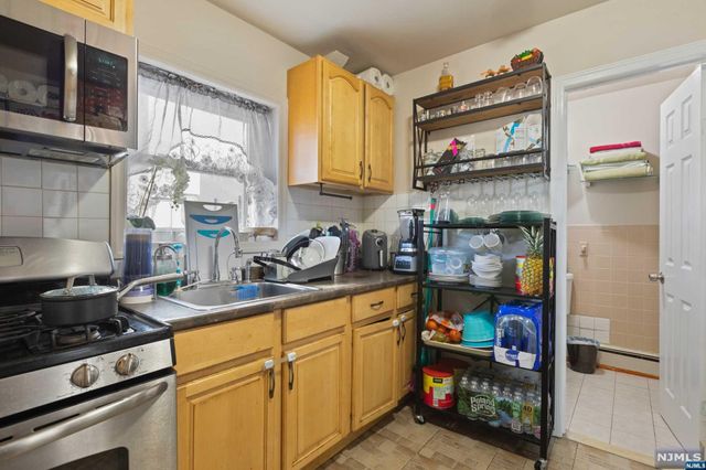 1012 New York Avenue, Union City, NJ 07087