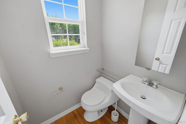 72 Paddington Circle, Smithtown, NY 11787