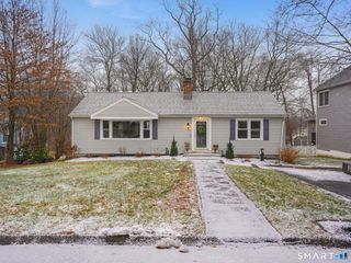 36 Craig Lane, Trumbull, CT 06611