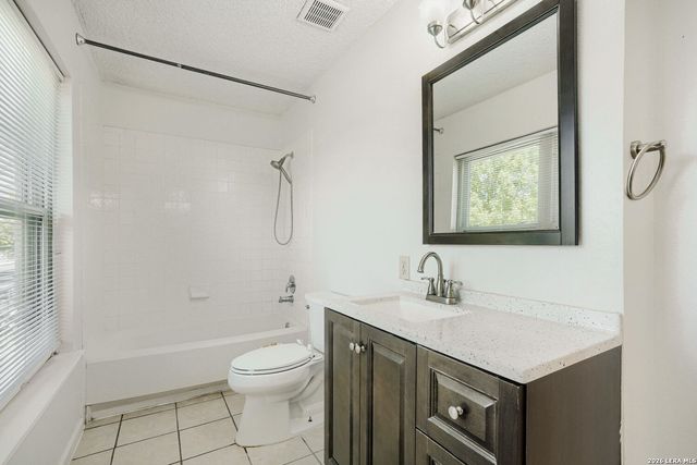 5942 Hidden Glade, San Antonio, TX 78250