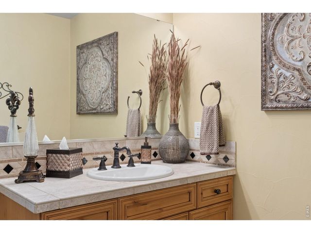 1848 Sundance Dr, Longmont, CO 80504