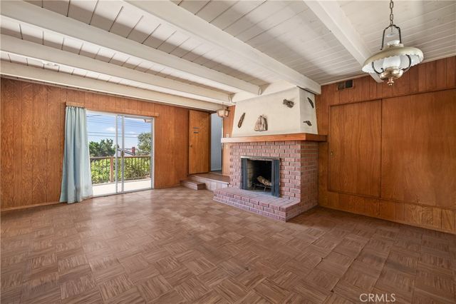 948 W Buffington, Upland, CA 91784
