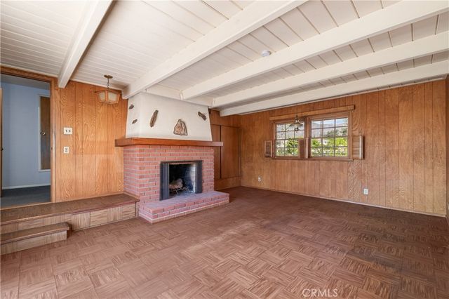 948 W Buffington, Upland, CA 91784