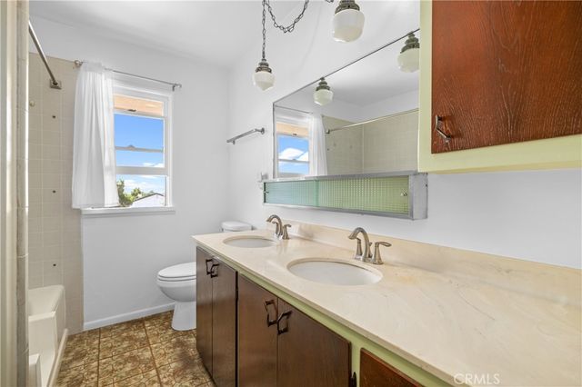 948 W Buffington, Upland, CA 91784