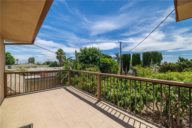 948 W Buffington, Upland, CA 91784