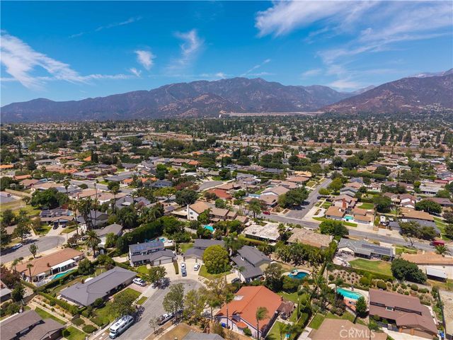 948 W Buffington, Upland, CA 91784