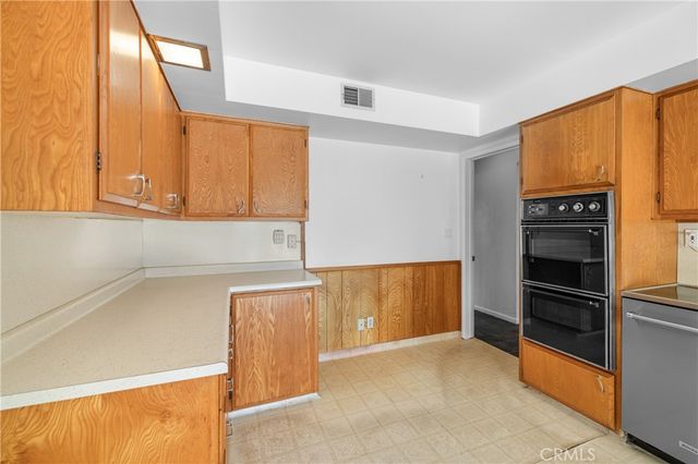 948 W Buffington, Upland, CA 91784