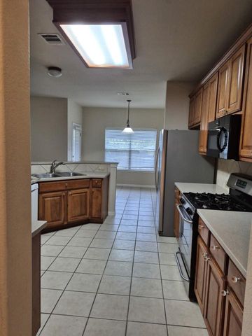 808 Busleigh Castle WAY, Pflugerville, TX 78660