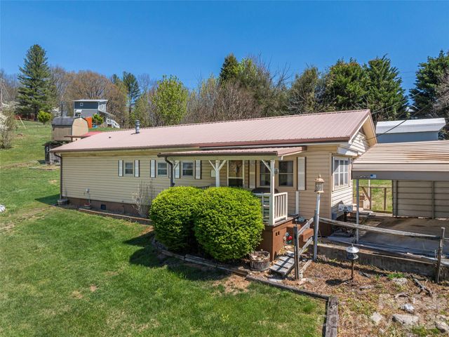 17 Mustang Lane, Waynesville, NC 28786