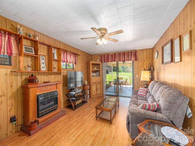 17 Mustang Lane, Waynesville, NC 28786