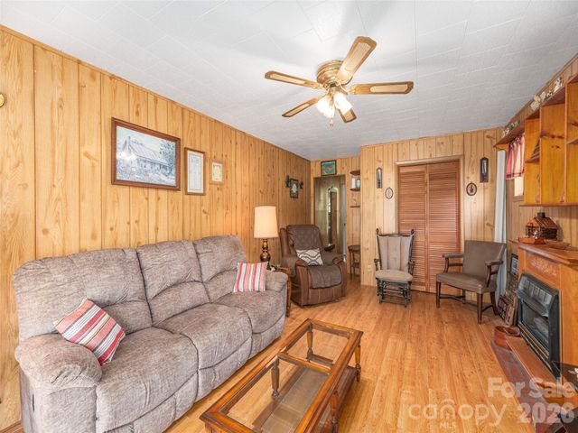 17 Mustang Lane, Waynesville, NC 28786