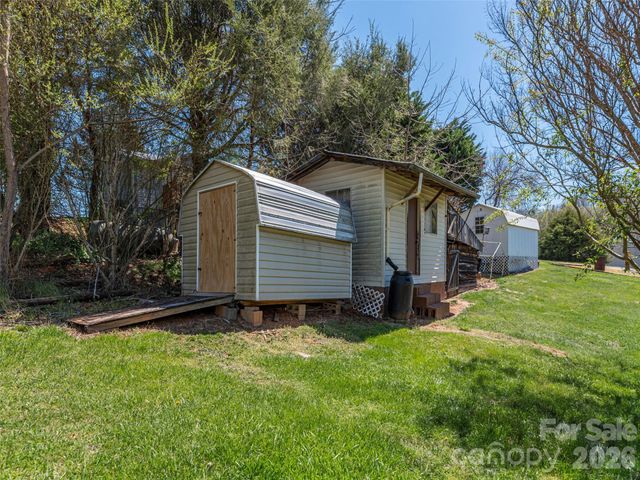 17 Mustang Lane, Waynesville, NC 28786