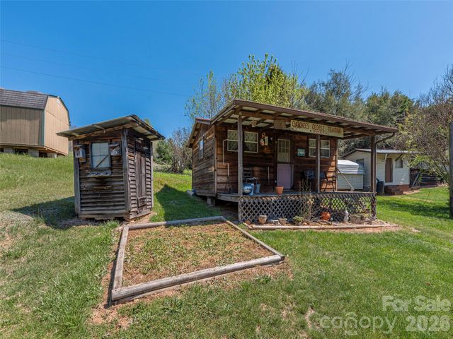17 Mustang Lane, Waynesville, NC 28786