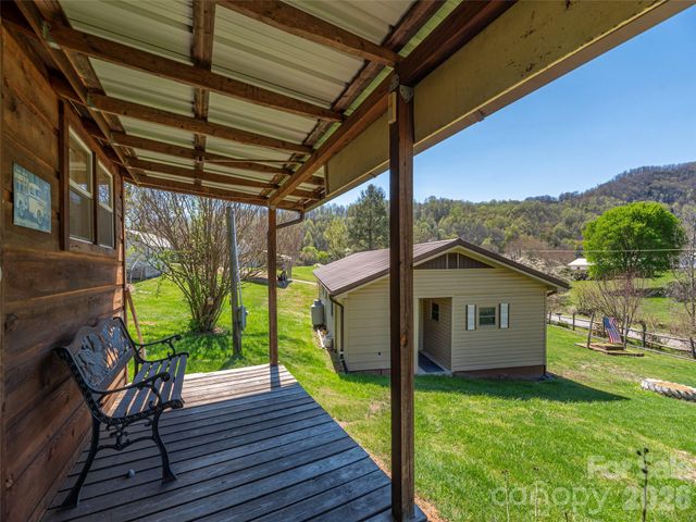 17 Mustang Lane, Waynesville, NC 28786