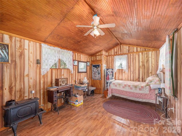 17 Mustang Lane, Waynesville, NC 28786