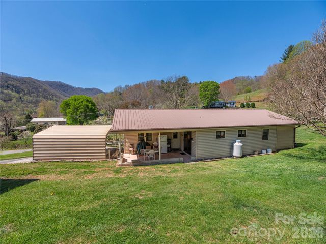 17 Mustang Lane, Waynesville, NC 28786