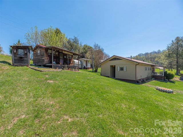 17 Mustang Lane, Waynesville, NC 28786