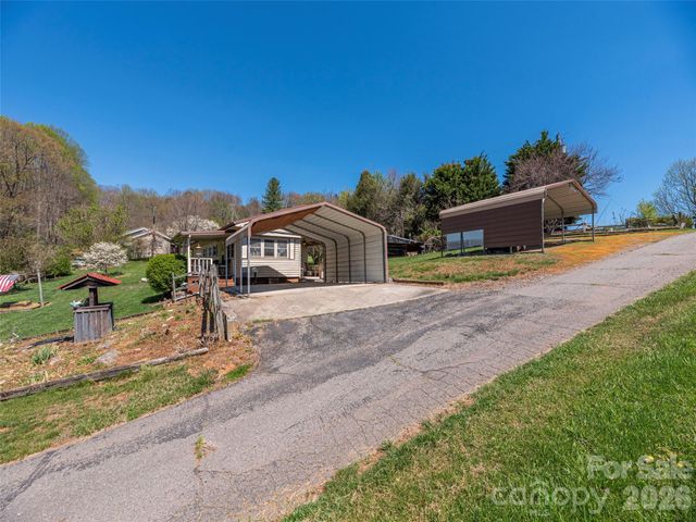17 Mustang Lane, Waynesville, NC 28786