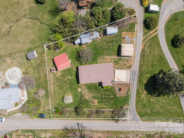 17 Mustang Lane, Waynesville, NC 28786
