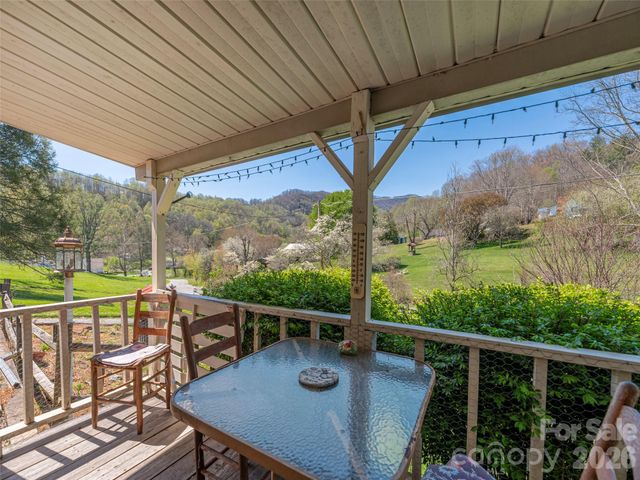 17 Mustang Lane, Waynesville, NC 28786