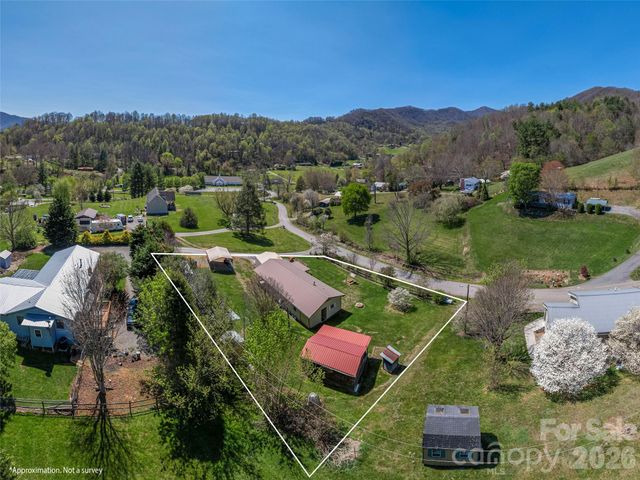 17 Mustang Lane, Waynesville, NC 28786