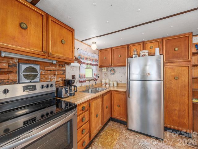 17 Mustang Lane, Waynesville, NC 28786