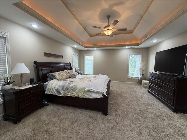 7822 Hull Avenue, Kansas City, MO 64151