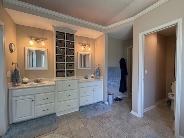 7822 Hull Avenue, Kansas City, MO 64151