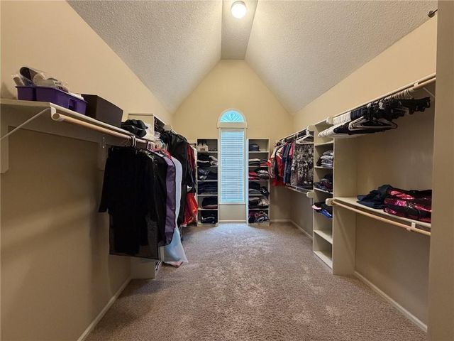 7822 Hull Avenue, Kansas City, MO 64151