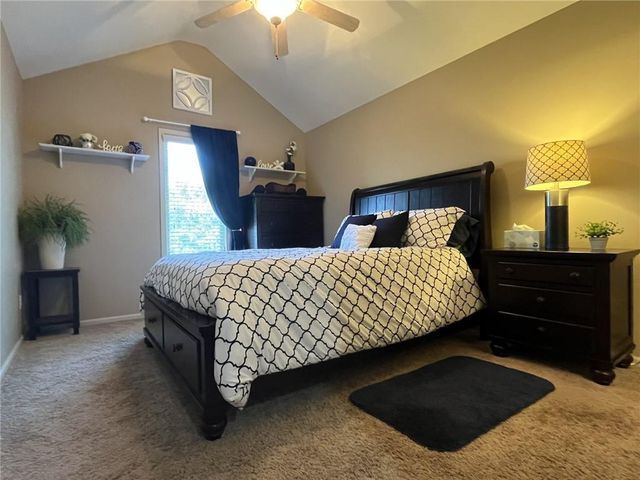 7822 Hull Avenue, Kansas City, MO 64151