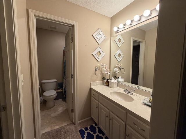 7822 Hull Avenue, Kansas City, MO 64151