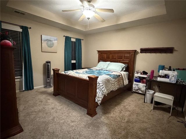 7822 Hull Avenue, Kansas City, MO 64151