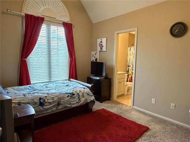 7822 Hull Avenue, Kansas City, MO 64151