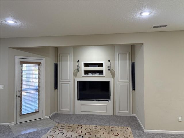 7822 Hull Avenue, Kansas City, MO 64151