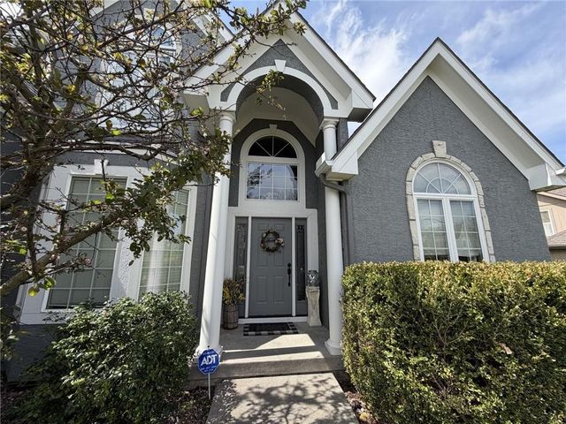7822 Hull Avenue, Kansas City, MO 64151