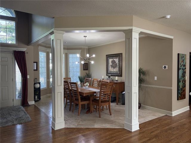 7822 Hull Avenue, Kansas City, MO 64151