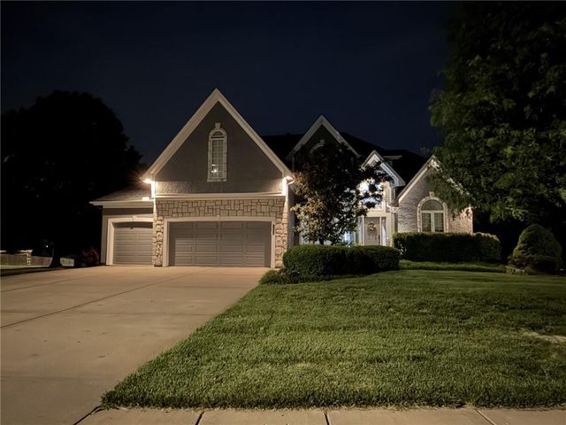 7822 Hull Avenue, Kansas City, MO 64151