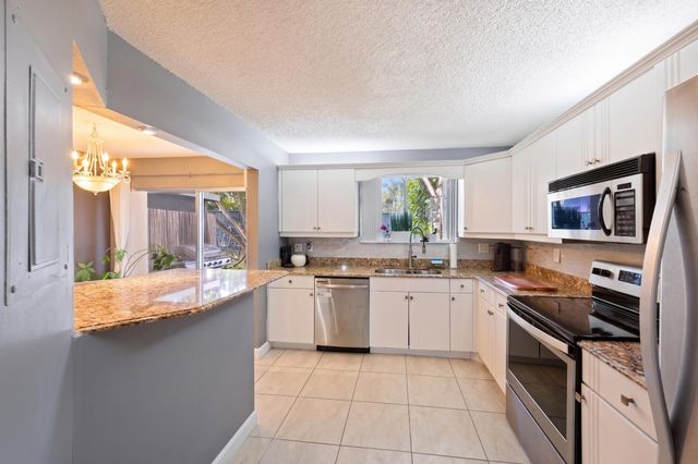 1928 E Discovery Cir Circle E, Deerfield Beach, FL 33442