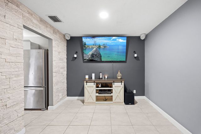 1928 E Discovery Cir Circle E, Deerfield Beach, FL 33442