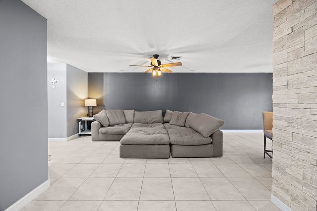 1928 E Discovery Cir Circle E, Deerfield Beach, FL 33442