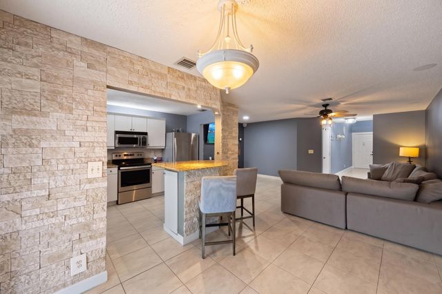 1928 E Discovery Cir Circle E, Deerfield Beach, FL 33442