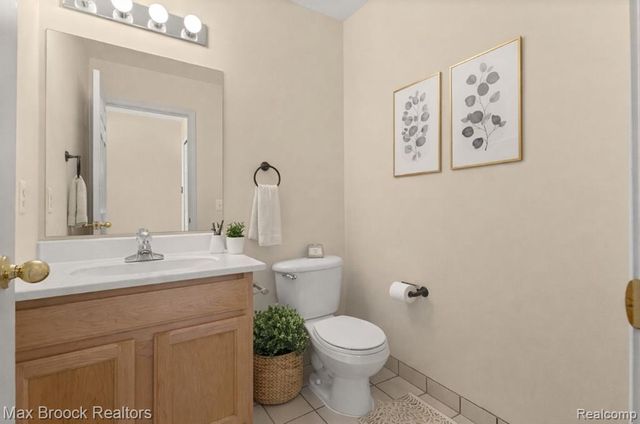 954 Sandalwood Drive, Troy, MI 48085