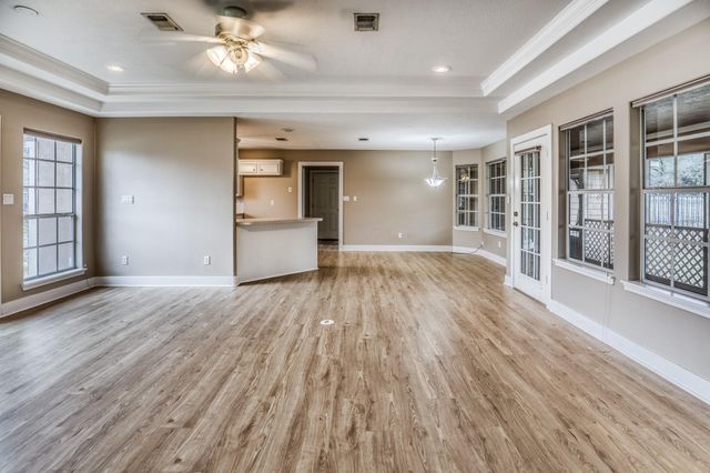 114 Park Place, La Grange, TX 78945