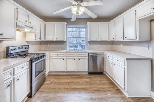 114 Park Place, La Grange, TX 78945