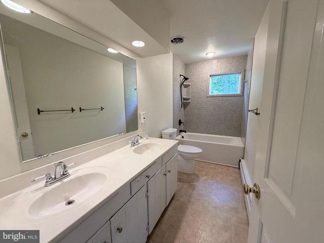 6067 GREENBRIAR COURT, Fayetteville, PA 17222